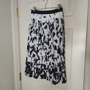 Black and White Pleated Women's Skirt